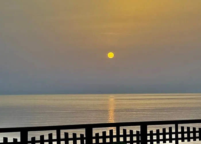 Seaside & Kampouri Apartment *